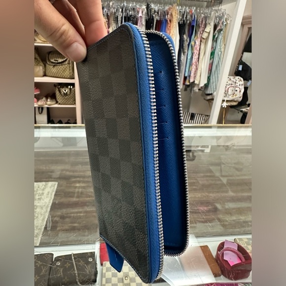 LOUIS VUITTON Damier Graphite Blue Vasco Zippy Wallet - Picture 1 of 9